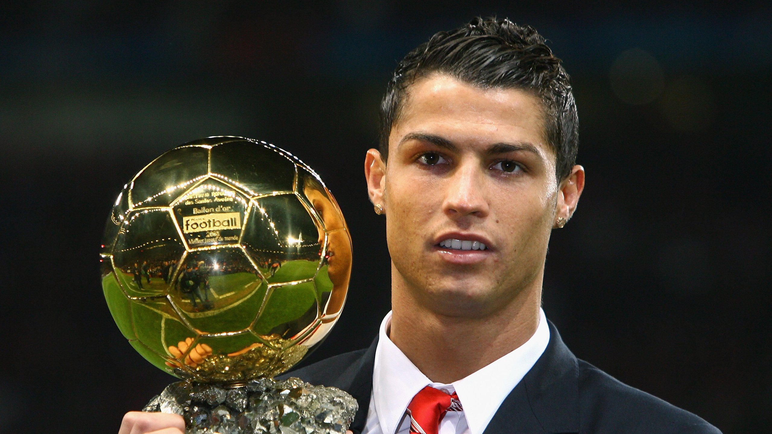 C罗巅峰对决，Doinb与80激战拜仁分钟，势不可挡胜负难料！-半岛体育平台